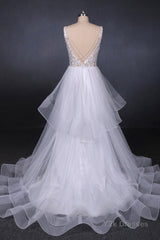 Charming V-neck Lace Wedding Dresses Elegant Backless Wedding Gowns