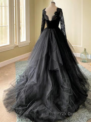 A-line/Princess Square Court Train Tulle Wedding Dress with Appliques Lace