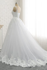 Classic Round neck Lace appliques White Princess Wedding Dress