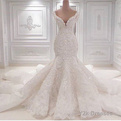 Gorgeous Long Mermaid V-neck Appliques Lace Ruffles Wedding Dress