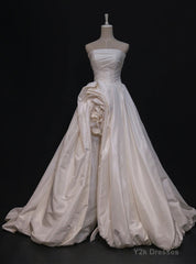 White Satin Strapless Pleats Flower Wedding Dress